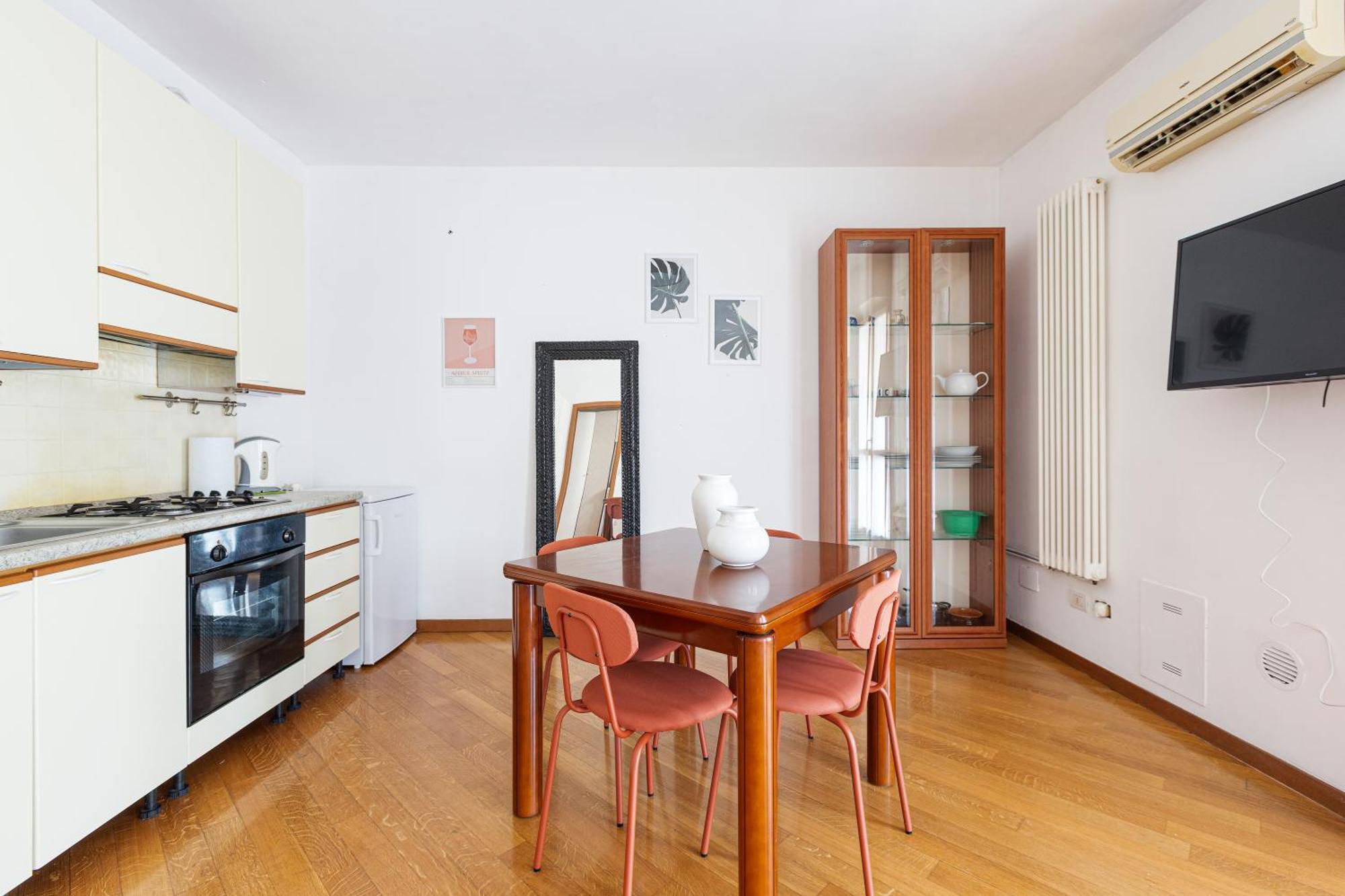Cosy Studio With Balcony & Private Garage Milano Exterior foto
